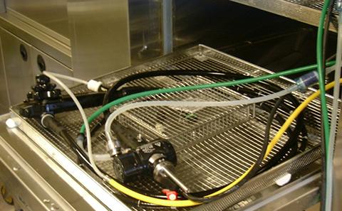 Cleaning of endoscopes 
