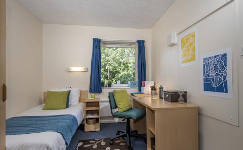 An example of an en suite category 1 room