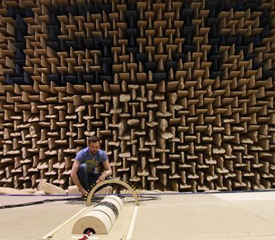 Hemi-cylindrical measurement setup in the ISVR's anechoic ch