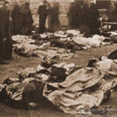 A photograph of the victims of anti-Jewish pogroms in Odessa, October 1905.