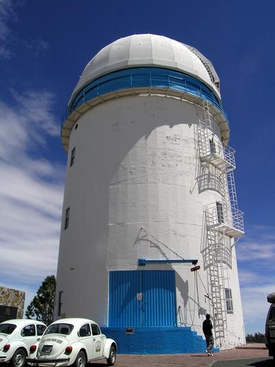 Building housing the 2.1m telescope
