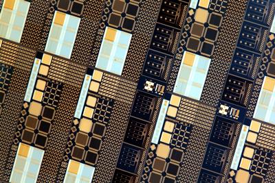 Image of memristor chip.