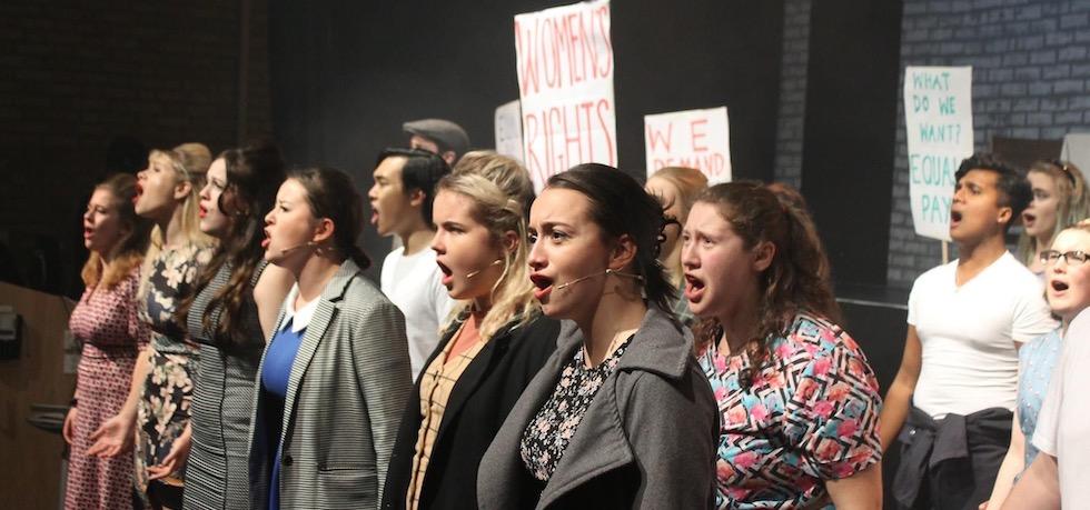SUSU’s Showstoppers performing Made in Dagenham in the Annex. Photo credit: Will Fieldhouse