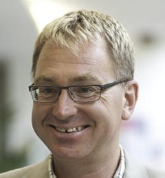 Professor Tim Bergfelder