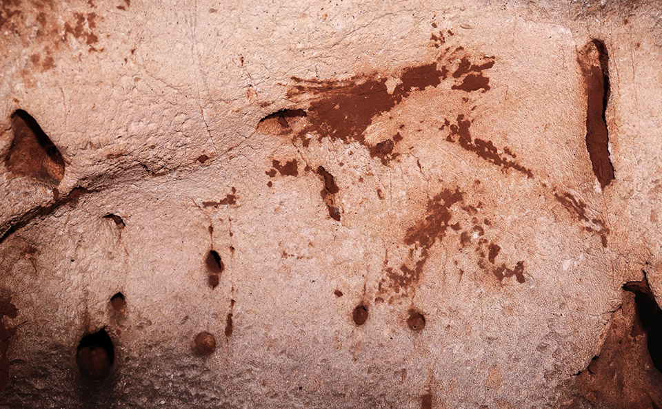 Cave art horse head painted with clay.