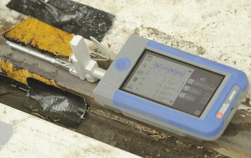 The Surtronic S100 portable roughness tester