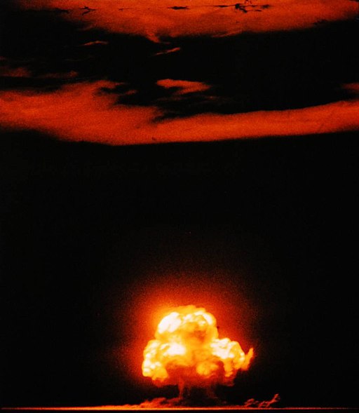 Atomic bomb gas cloud