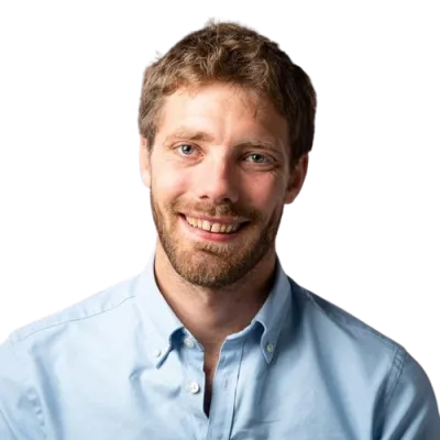 Head and shoulders cutout image of Dr Ben Ainsworth