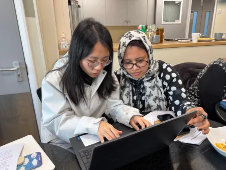 Music students Yujie and Yulin 