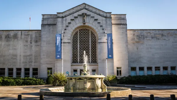 Outside of the City Art Gallery with fountain in front.