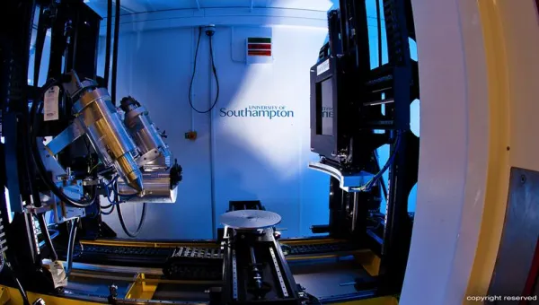 Custom 450/225 kVp Hutch