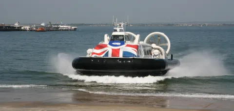 Passenger hovercraft landing