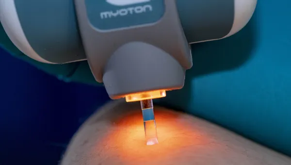 An instrument assessing stiffness and elasticity in the skin