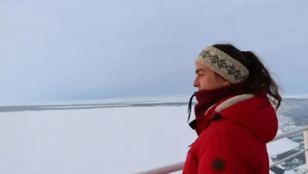 Sunke Trace-Kleeberg in an ice desert