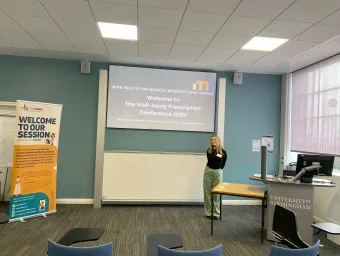 Emma Boxley, Medicine student presenting