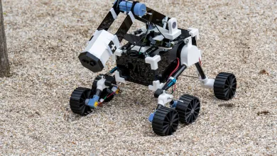 Mars to Humans rover is an outreach activity which demonstrates how Raman spectroscopy is used on the Mars Rover mission and in disease diagnostics being developed at Southampton University.